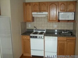 1110 Commonwealth Ave in Boston, MA - Building Photo