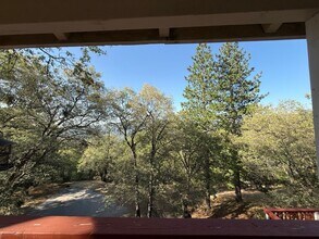 24071 Fern Glen Rd in Crestline, CA - Building Photo - Building Photo