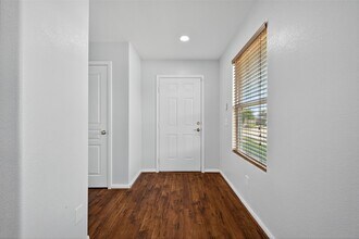 2730 Skyview Silver Dr in Houston, TX - Building Photo - Building Photo
