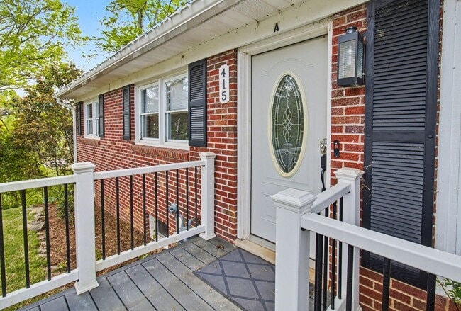 415 Mountain View Rd in Mars Hill, NC - Building Photo - Building Photo