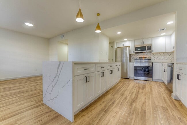 The Garden District Apartments in Germantown, TN - Building Photo - Building Photo