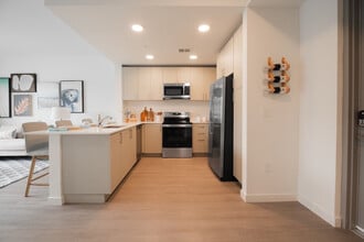 Reva in Ft. Myers, FL - Foto de edificio - Building Photo