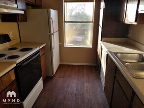 6657 W Ocotillo Rd, Unit 201 in Glendale, AZ - Building Photo - Building Photo