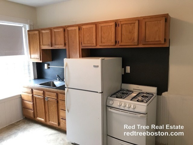 property at 11 Mt Hood Rd