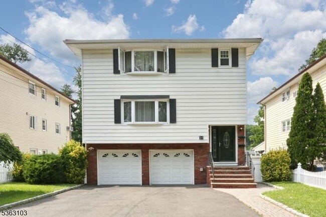 property at 29 Leliarts Ln