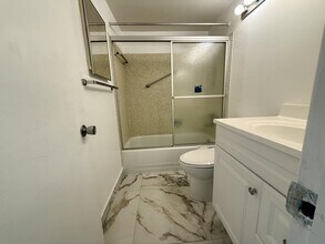 22 Waltham A in West Palm Beach, FL - Building Photo - Building Photo