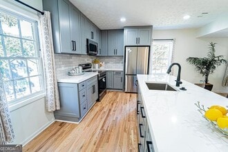 5205 Corinth Cir in Lilburn, GA - Building Photo - Building Photo