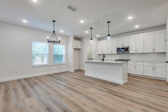 3235 Chihuahua Ave in Dallas, TX - Building Photo - Building Photo