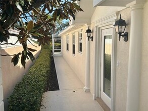 5651 Modena Pl in Sarasota, FL - Building Photo - Building Photo