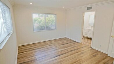 10901 Canby Ave in Los Angeles, CA - Building Photo - Building Photo