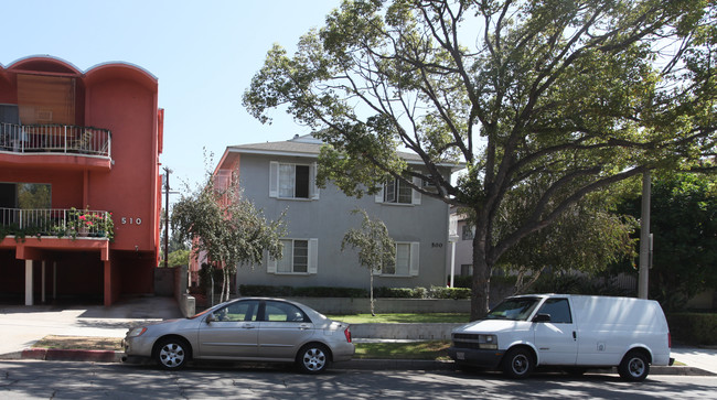 500-502 E Cypress Ave in Burbank, CA - Foto de edificio - Building Photo