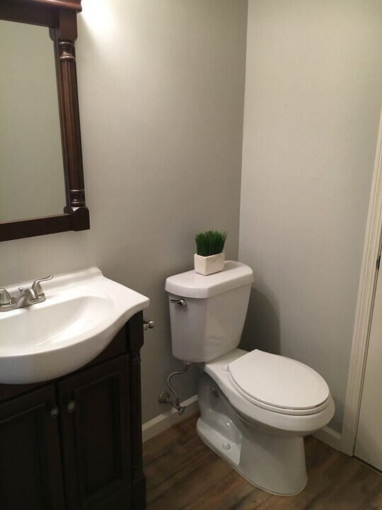 366 Rose Marie Ct in St. Peters, MO - Building Photo