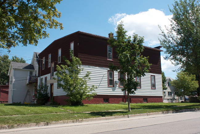 3802 E Barnard Ave in Cudahy, WI - Building Photo - Building Photo