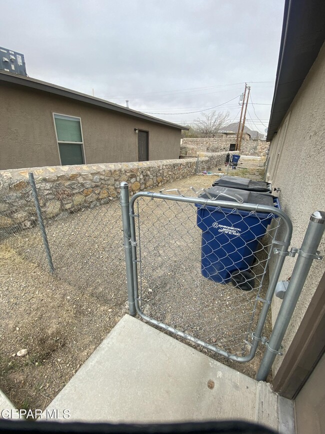 2635 Idalia Ave in El Paso, TX - Building Photo - Building Photo