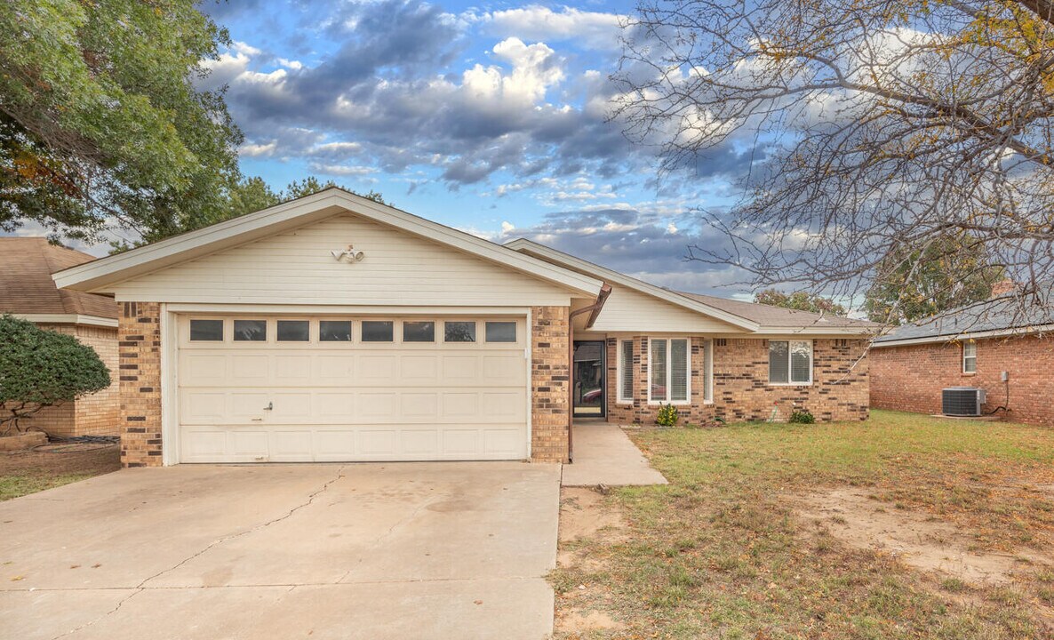 5618 95th St in Lubbock, TX - Building Photo