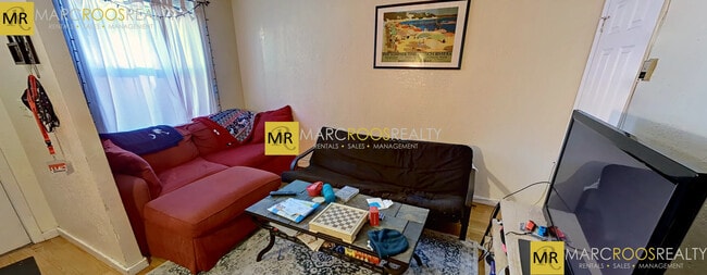 78 Hammond St in Boston, MA - Foto de edificio - Building Photo