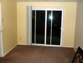 7720 SW Stewart St in Portland, OR - Building Photo - Building Photo