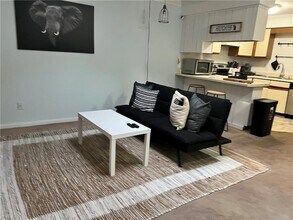 606 Ocean Lakes Dr in Virginia Beach, VA - Building Photo - Building Photo