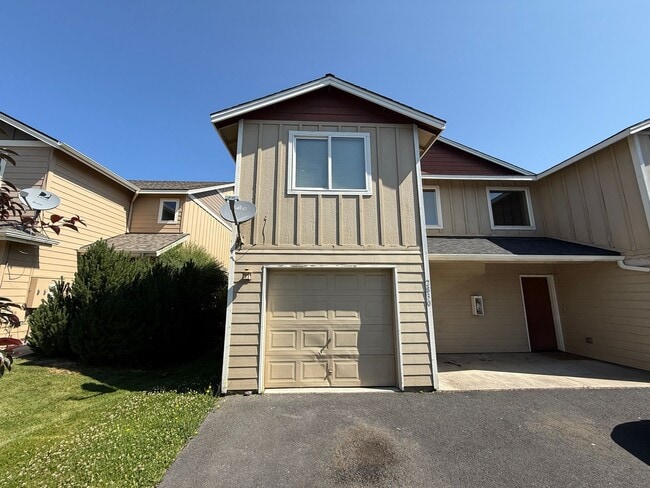 property at 2830 SW Juniper Ave