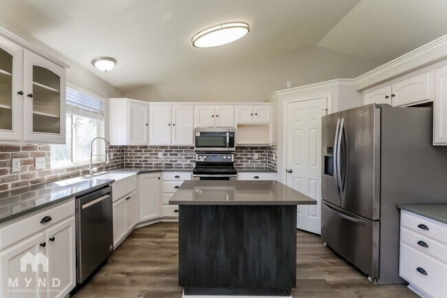 1652 N 2275 W in Clinton, UT - Building Photo - Building Photo