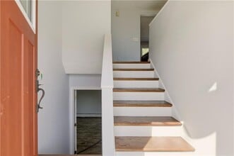 102 Easton Ave in Portsmouth, RI - Building Photo - Building Photo