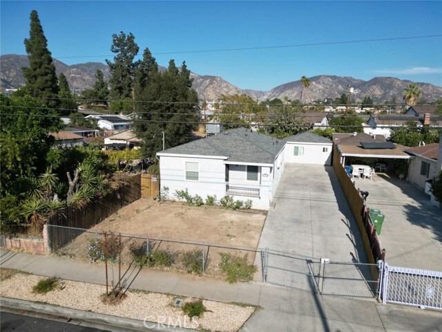 1967 8th St in San Fernando, CA - Building Photo