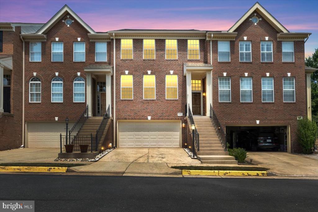 47698 Loweland Terrace in Sterling, VA - Building Photo