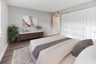 Milo Bayside in St. Petersburg, FL - Foto de edificio - Building Photo