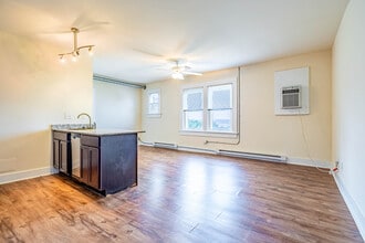 2301 Auburn Avenue in Cincinnati, OH - Foto de edificio - Interior Photo