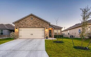 6806 San Miguel Way in Converse, TX - Foto de edificio - Building Photo