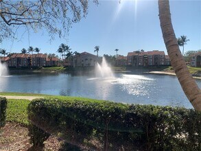 1275 Wildwood Lakes Blvd in Naples, FL - Building Photo - Building Photo