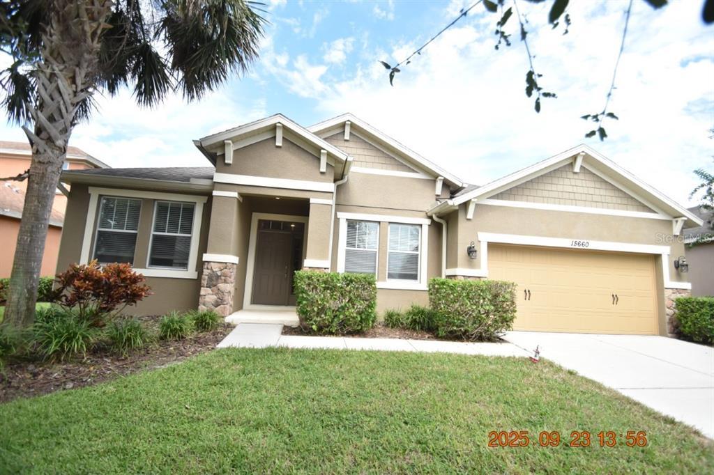 15660 Starling Water Dr in Fish Hawk, FL - Foto de edificio