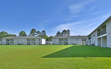 Spring Tree Apartments in Denham Springs, LA - Building Photo - Building Photo