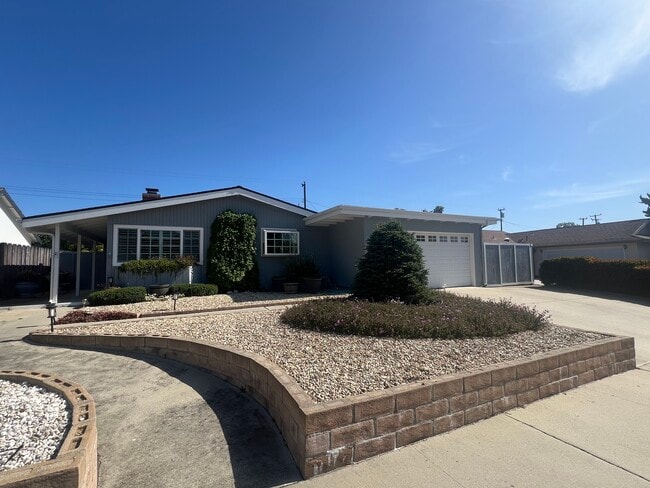 7548 Newport Dr in Goleta, CA - Building Photo - Building Photo