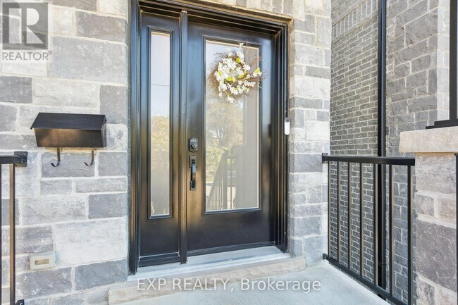 105 Twenty Second St in Toronto, ON - Building Photo - Building Photo