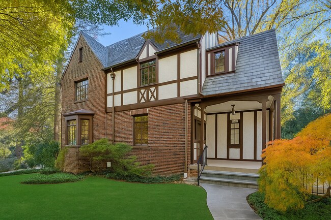 5710 Warwick Pl in Chevy Chase, MD - Building Photo - Building Photo