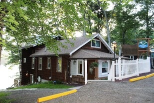 102 Holiday Ln, Unit 2 in Maryland, NY - Building Photo