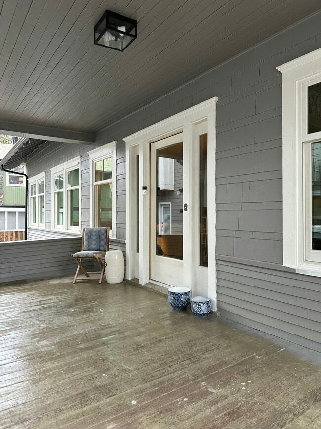 property at 1909 N Oakes St