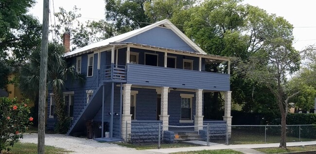 property at 666 W Robinson St