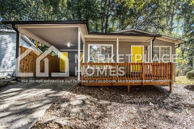 2006 Akron Dr SE in Atlanta, GA - Building Photo - Building Photo