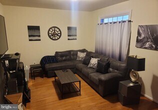 20928 Houseman Terrace in Ashburn, VA - Building Photo - Building Photo