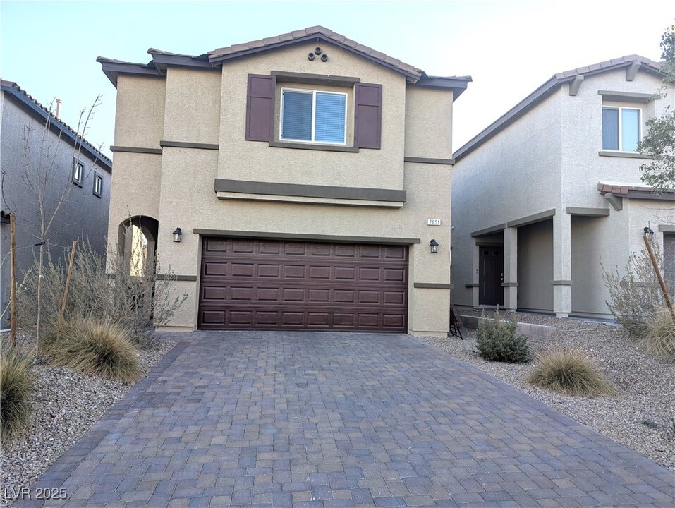 7851 Morganite Ave in Las Vegas, NV - Building Photo