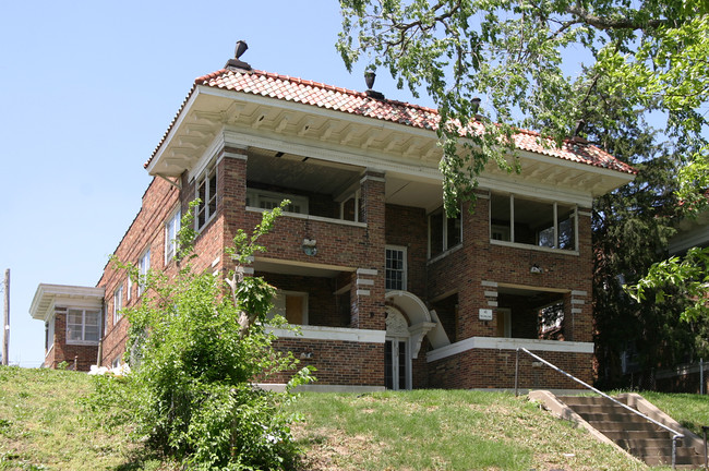 Smart Lofts on Gladstone in Kansas City, MO - Building Photo - Building Photo