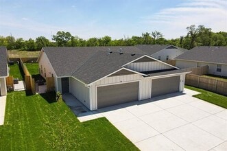 512-514 W 50th Ct S in Wichita, KS - Building Photo - Building Photo