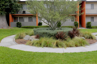 Sunset Square Apartments in West Covina, CA - Building Photo - Building Photo