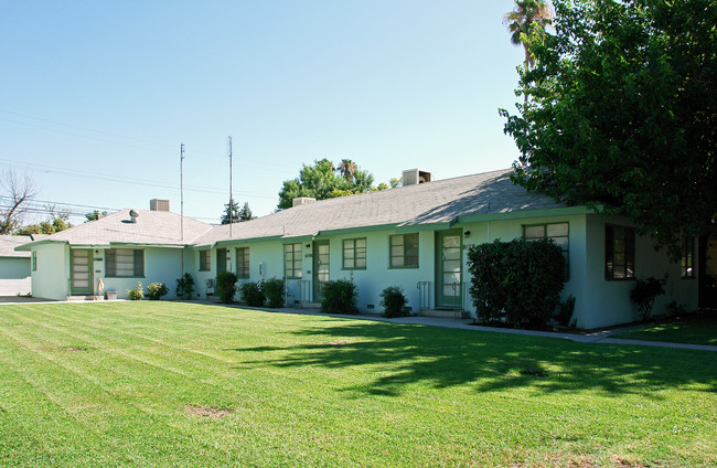 3415 E Mckinley Ave in Fresno, CA - Foto de edificio - Building Photo