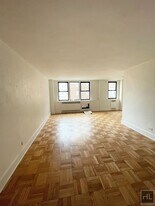 East 79th Street, Unit 10E in New York, NY - Building Photo