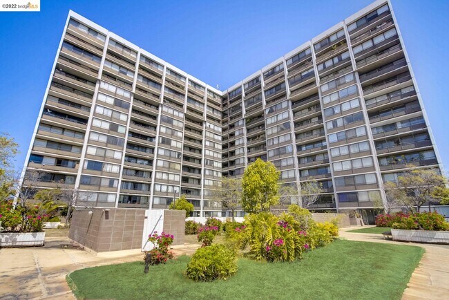 801 Franklin St in Oakland, CA - Foto de edificio - Building Photo