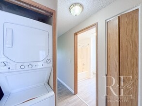 111 W Lippert Dr in Port Orchard, WA - Building Photo - Building Photo