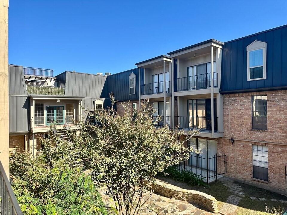 2475 Underwood St in Houston, TX - Building Photo